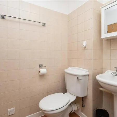 Central London Cosy Apartment With Parking Exterior photo