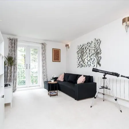 Central London Cosy Apartment With Parking Exterior photo