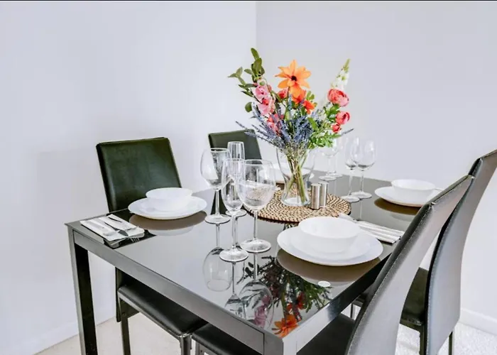 Central London Cosy Apartment With Parking